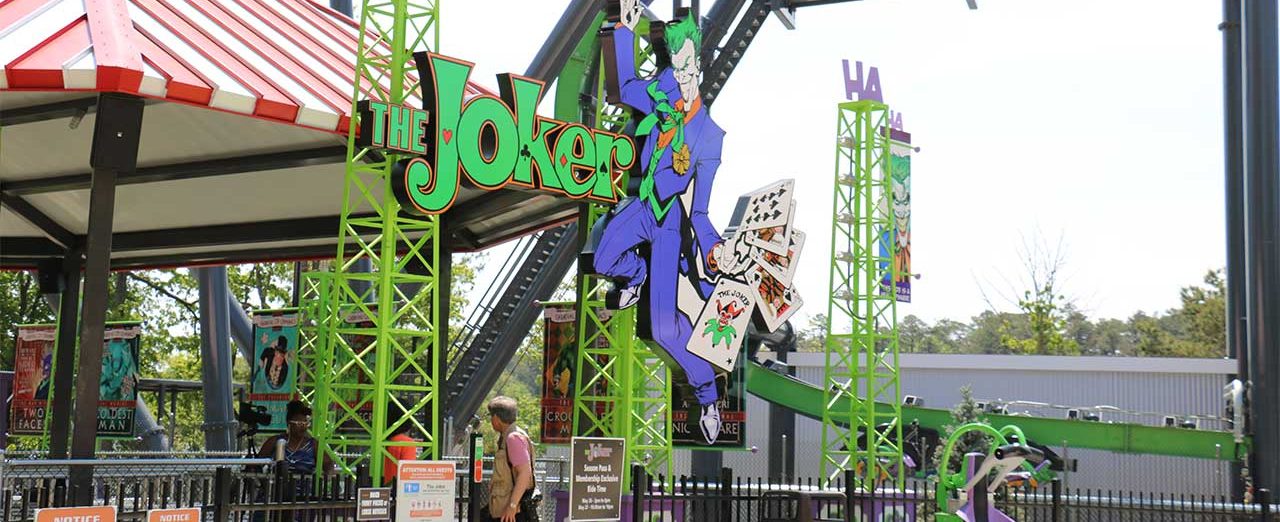 Six Flags Great Adventure - The Joker Coaster - Colliers