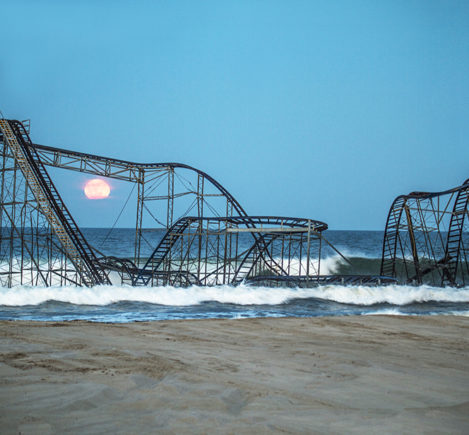 Rollercoaster in ocean because of Superstorm sandy