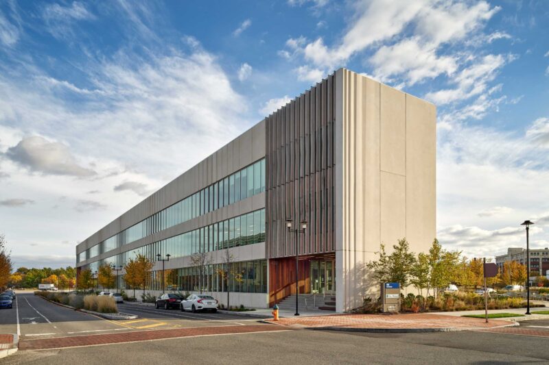 Flexible, clean room inspired facility with extensive manufacturing and development capabilities.