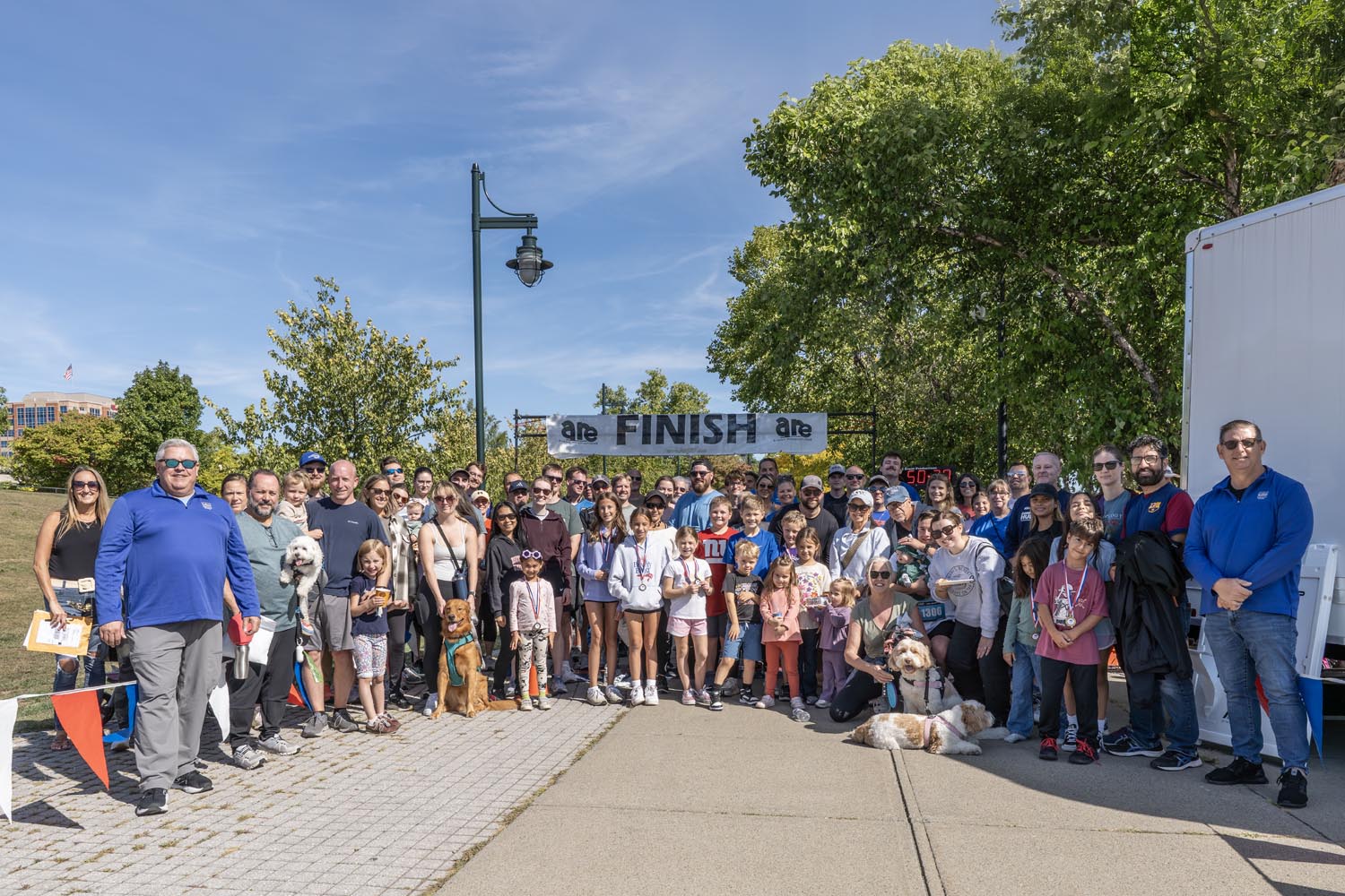 Group photo at Foundation 5k
